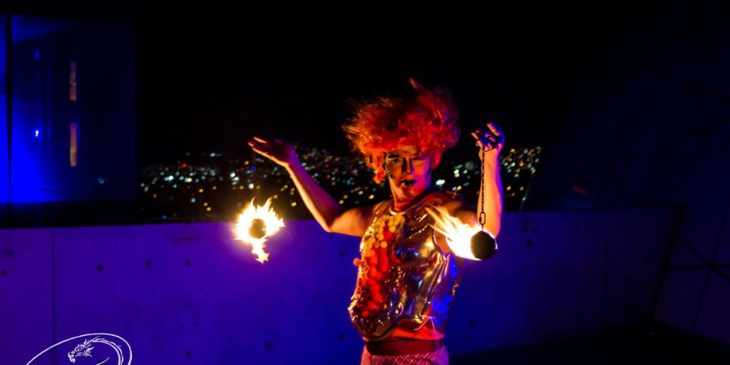 Danza con Fuego y Tambores Africanos