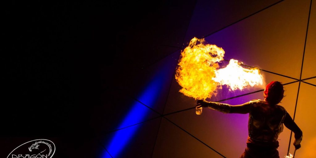 Danza con Fuego y Tambores Africanos