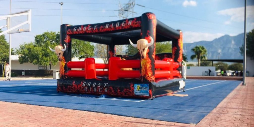 Renta de Toro mecánico con techo