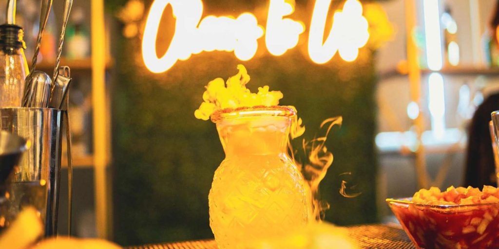 Renta de servicios de bar y mixología 100 Cócteles