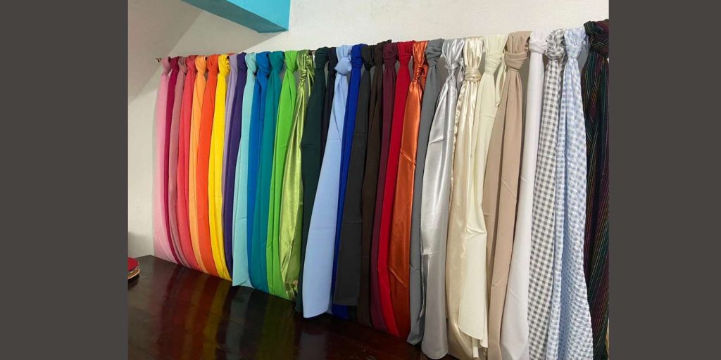 Renta de cubremanteles en color liso para mesa