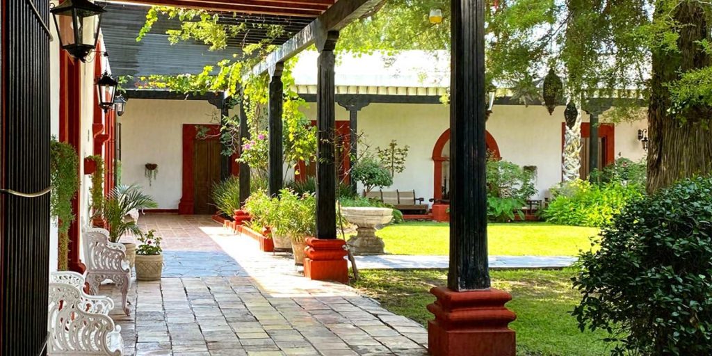 Hostal El Farol