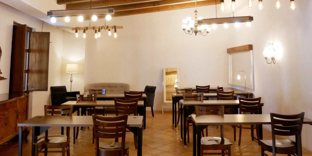 Hostal El Farol