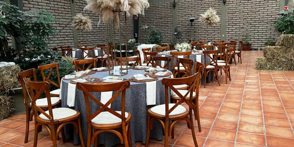 Salón Los Adobes