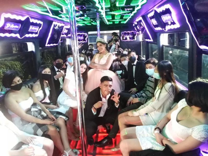 Renta de Party Bus y Limusinas