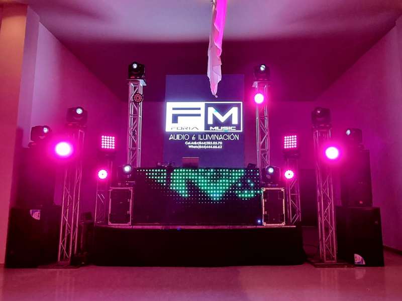 Paquete de Audio e Iluminación para Eventos