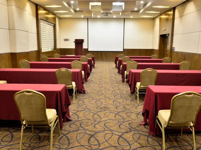 Renta de Salón 110 para conferencias en Cintermex