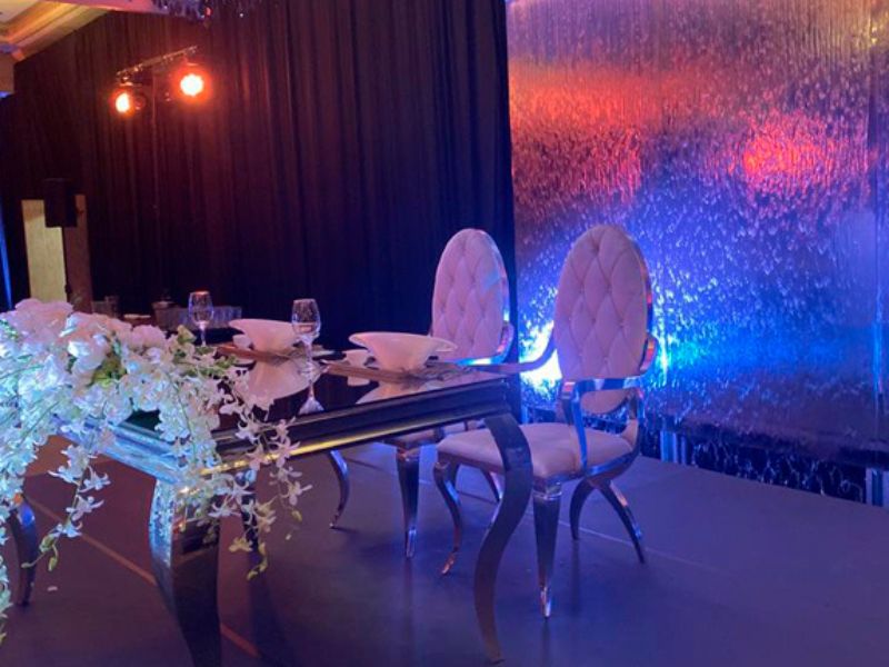 Renta de Sillas de Novios para eventos