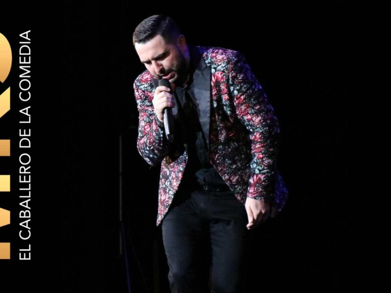 Mike Salazar el caballero de la comedia