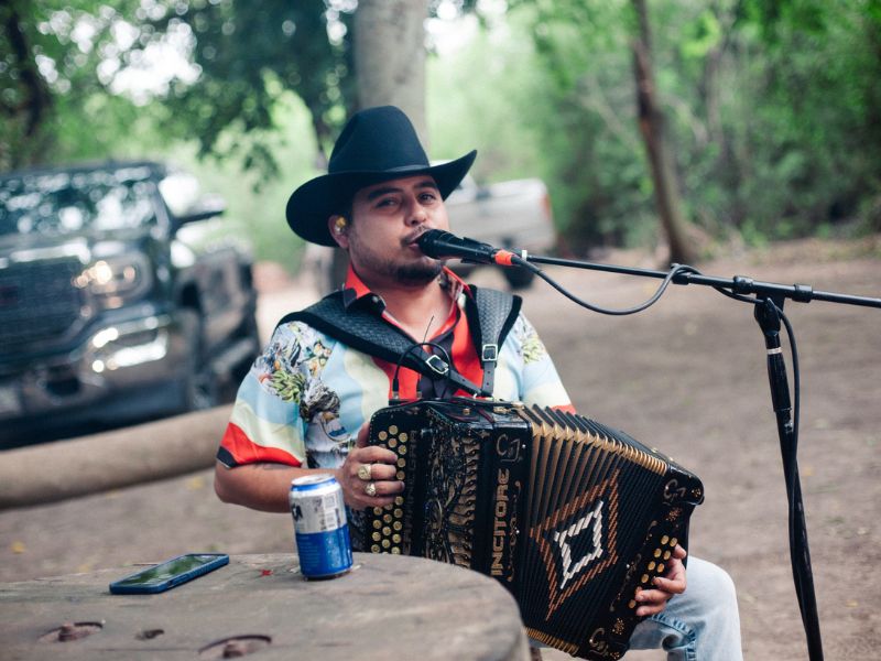 Carlos y José Jr.