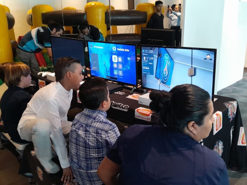 Servicio de Realidad Virtual y Videojuegos